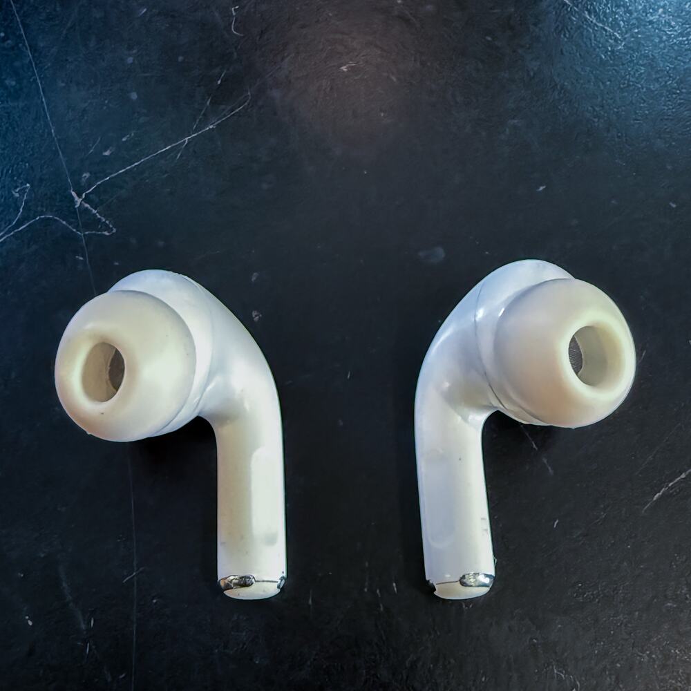 Apple AirPods Pro 1st Gen A2084 Lightning Case + Box Good Used Condition - Picture 7 of 9